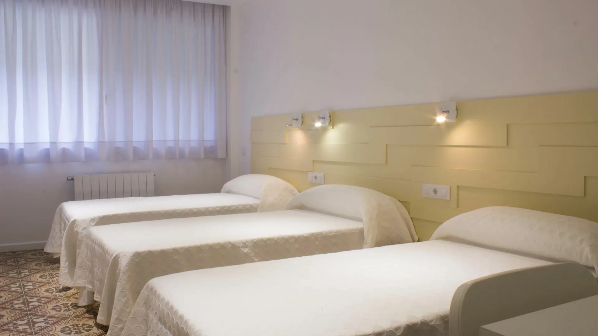 ** Vendégház Hostal Nova Barcelona Spanyolország