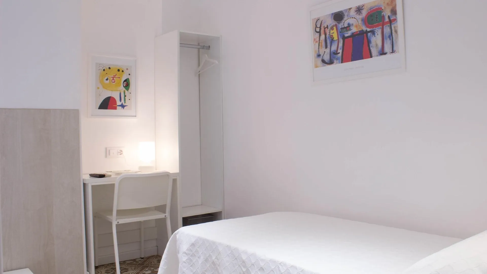 Hostal Nova Barcelona Guest house