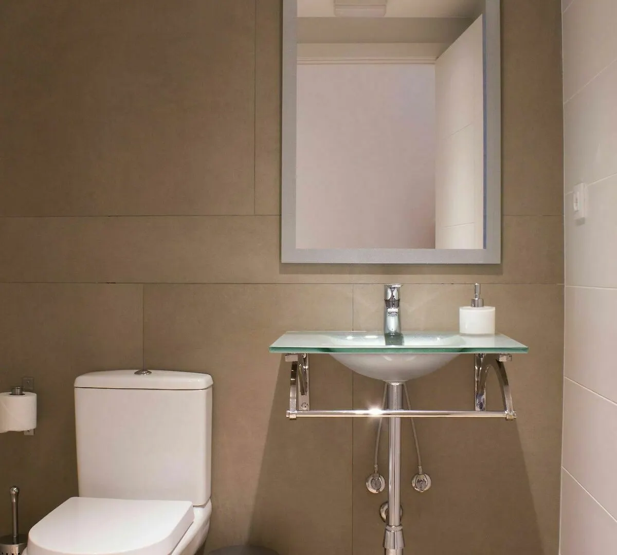 Hostal Nova Barcelona Spain