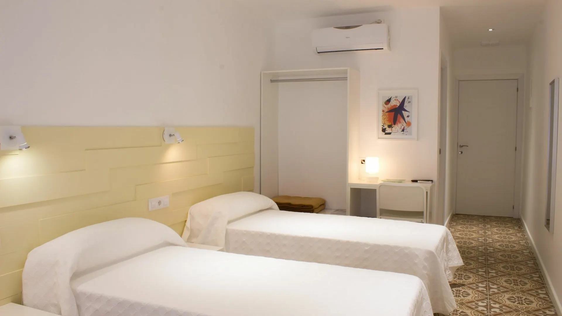 Hostal Nova Barcelona Guest house
