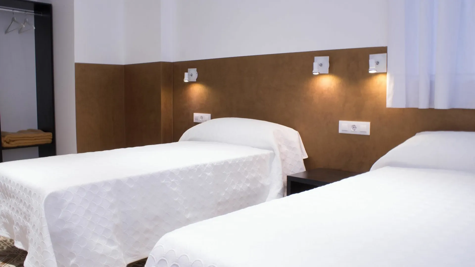 Hostal Nova Barcelone 2*,