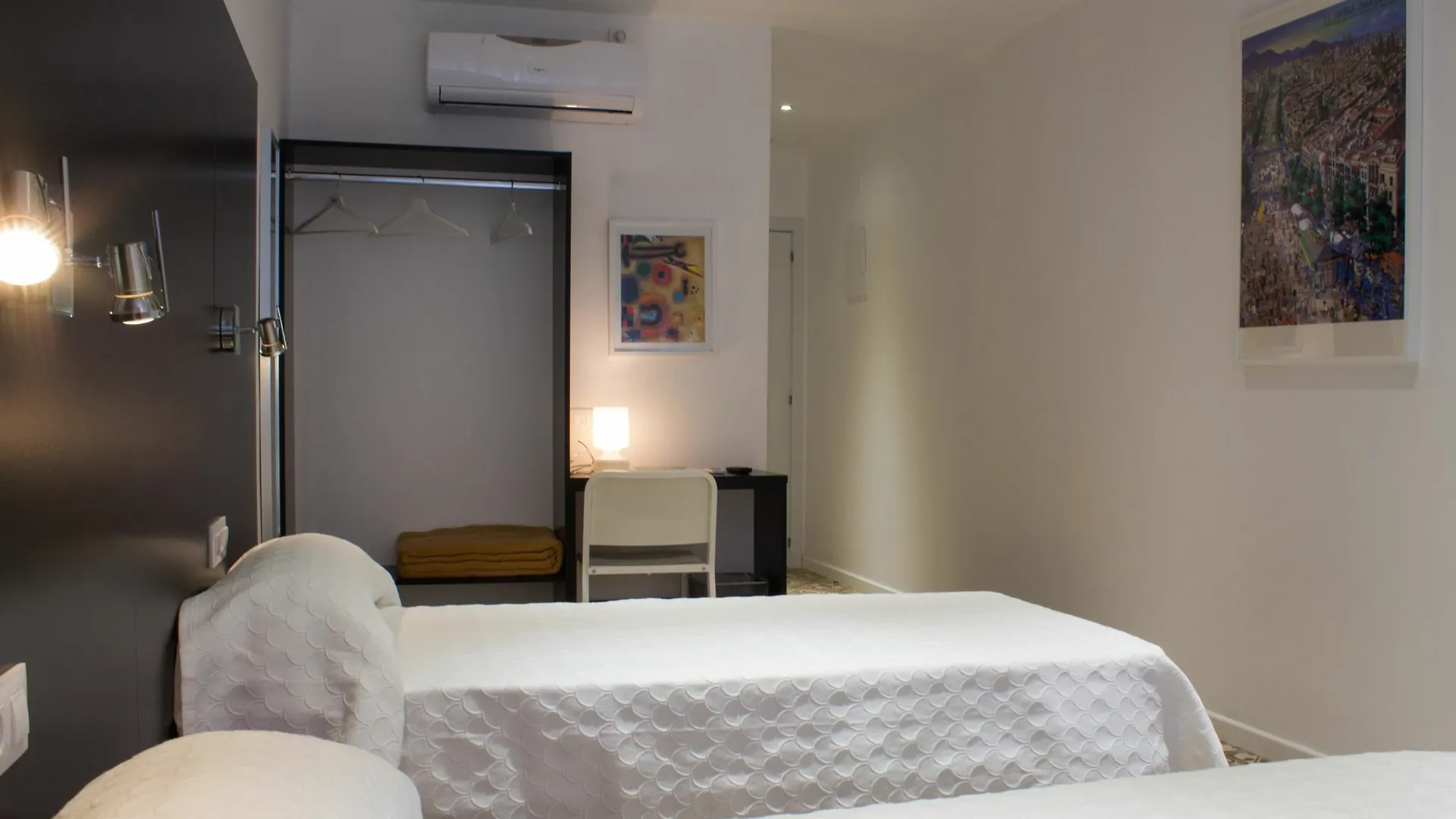 Hostal Nova Barcelona Guest house